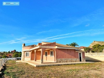 Chalet en venta en Montnegre, Alicante