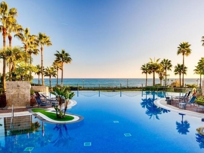 Dúplex ático en venta en Kempinski, Estepona