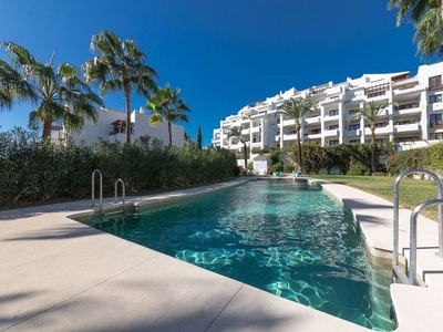 Dúplex en venta en Mijas Golf de 3 habitaciones con terraza y piscina