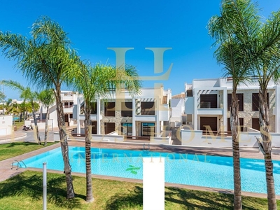 Dúplex en venta en Nueva Torrevieja - Aguas Nuevas de 3 habitaciones con terraza y piscina
