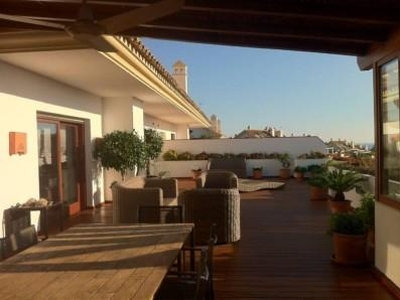 Piso ático en venta en Lomas de Marbella Club-Puente Romano, Marbella