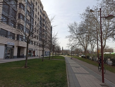 Piso en alquiler en Arturo Eyres - La Rubia de 2 habitaciones con piscina y garaje