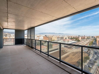 Piso en alquiler en avenida De Sierra Alhamilla de 3 habitaciones con terraza y piscina