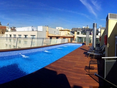 Piso en alquiler en calle De Pau Claris de 3 habitaciones con terraza y piscina