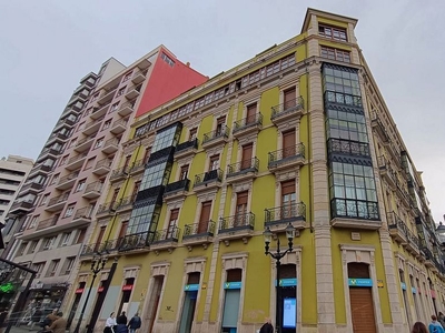 Piso en alquiler en calle José Las Clotas de 2 habitaciones con garaje y balcón