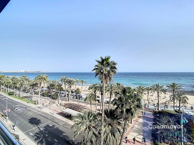 Piso en alquiler en Casco Antiguo - Santa Cruz de 5 habitaciones con terraza y balcón