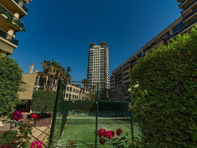 Piso en alquiler en paseo Josep Pla de 4 habitaciones con terraza y piscina