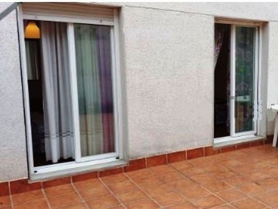 Piso en alquiler en San Cibrao das Viñas de 2 habitaciones con terraza y garaje