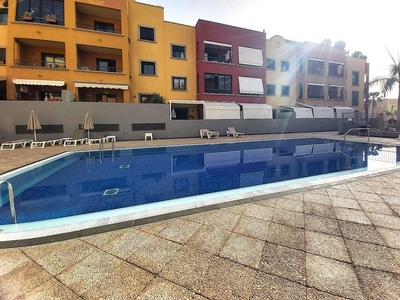 Piso en venta en avenida Constitucion de 3 habitaciones con terraza y piscina