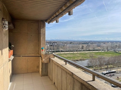 Piso en venta en Centre Històric - Rambla Ferran - Estació de 4 habitaciones con terraza y balcón