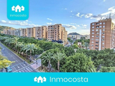 Piso en venta en Garbinet de 4 habitaciones con terraza y piscina