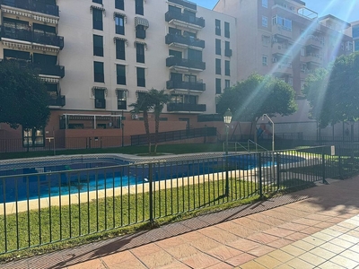Piso en venta en paseo De España de 3 habitaciones con terraza y piscina
