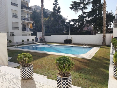 Piso en venta en Vilassar de Mar de 3 habitaciones con terraza y piscina