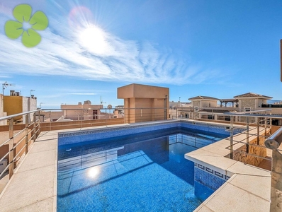 Piso en venta en Villaricos de 2 habitaciones con terraza y piscina