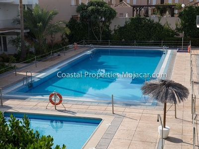 Venta de piso en avenida Costa Levante de 2 habitaciones con terraza y piscina