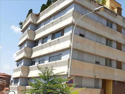 Venta de piso en Calaverón - Pajaritos de 3 habitaciones con terraza y calefacción