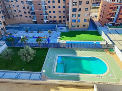 Venta de piso en calle Antonio de Ulloa de 2 habitaciones con terraza y piscina
