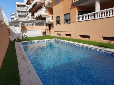 Venta de piso en calle Arnau de Vilanova de 2 habitaciones con terraza y piscina