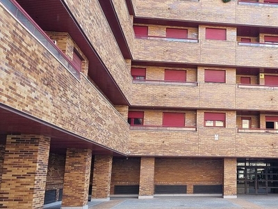 Venta de piso en calle Domenico Veneciano de 3 habitaciones con terraza y piscina