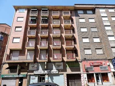 Venta de piso en calle Lago de Carucedo de 3 habitaciones con terraza y garaje
