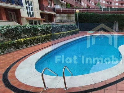 Venta de piso en calle Teresa de Calcuta de 2 habitaciones con terraza y piscina