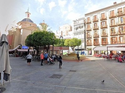 Venta de piso en Centro - Murcia de 2 habitaciones con balcón y aire acondicionado