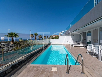 Venta de piso en Costa Adeje de 2 habitaciones con terraza y piscina