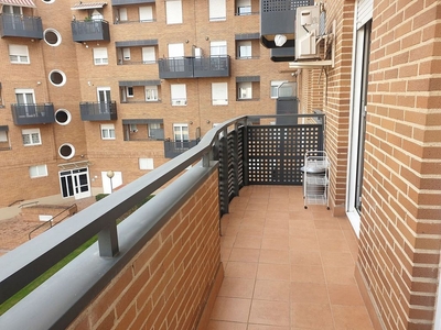 Venta de piso en Universidad - Los Lirios de 2 habitaciones con terraza y piscina