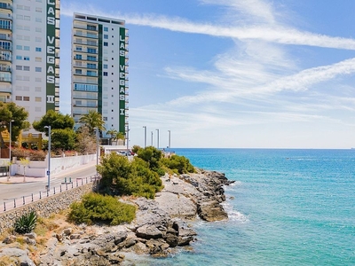 Venta de piso en Zona Playa de la Concha de 2 habitaciones con terraza y piscina