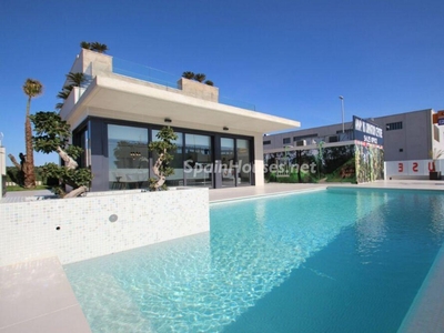 Villa en venta en Cabo Roig, Orihuela