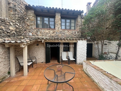 Villa en venta en Cruïlles