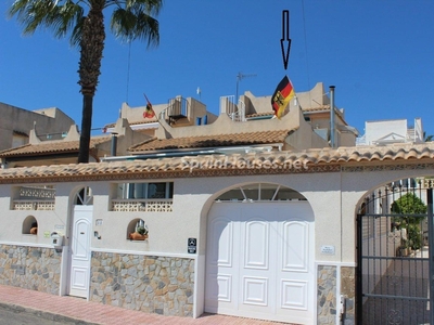 Villa en venta en La Zenia, Orihuela