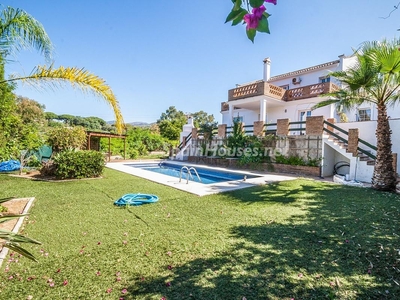 Villa independiente en venta en Elviria, Marbella