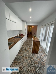 Alquiler de Casa 3 dormitorios, 2 baños, 0 garajes, Nuevo, en Mérida, Badajoz
