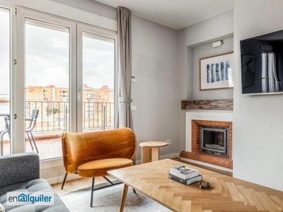 Apartamento de 3 dormitorios en alquiler en Guindalera