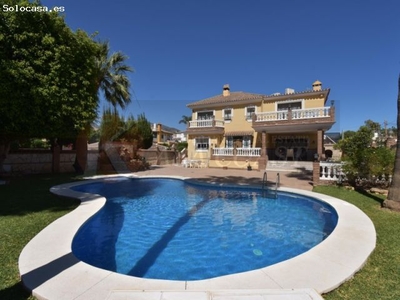 Chalet de 457 m2 en venta en zona Carretera de Mijas.