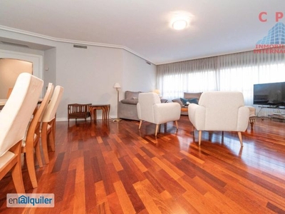 Magnifico y luminoso piso amueblado, de 185 m2 y 4 dormitorios, próximo al metro Alonso Cano.