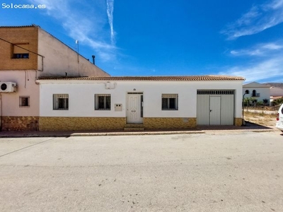 Villa en Venta en Chirivel, Almería