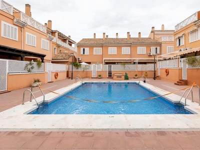 Adosado en venta en Armilla, Granada