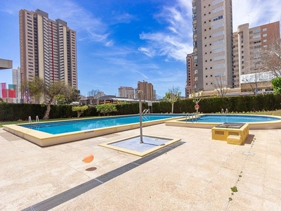 Alquiler de piso en avenida De la Vila Joiosa de 4 habitaciones con terraza y piscina