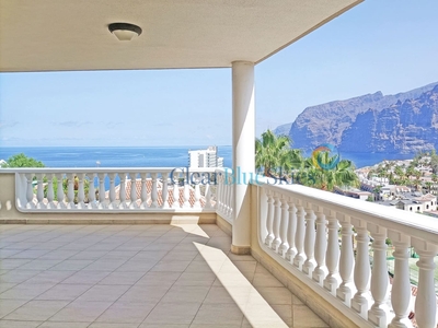 Apartamento en venta en Los Gigantes, Santiago del Teide, Tenerife