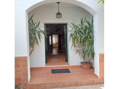 CASA DE DOS PLANTAS EN CASTIBLANCO DE LOS ARROYOS, SEVILLA.