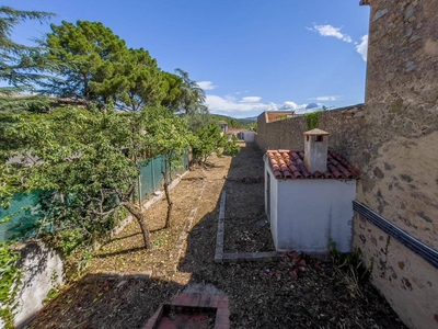 Casa en venta en Darnius, Girona