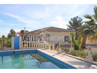 Chalet en venta en Turís, Valencia