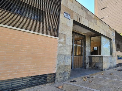 Piso en alquiler en avenida Concejal Alberto Jiménezbecerril de 3 habitaciones con terraza y piscina