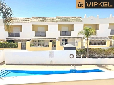 Venta de dúplex en Costa Adeje de 4 habitaciones con terraza y piscina