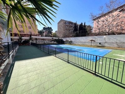 Venta de dúplex en Renfe - Bulevar 1º y 2º Fase de 3 habitaciones con terraza y piscina