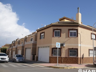 Casa adosada en venta en Pintor Moreno, 36, Las Norias
