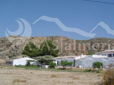 Casa con terreno en Huércal-Overa