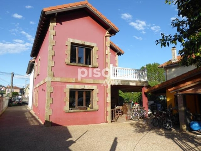 Casa pareada en venta en Barrio de Igollo Escuelas